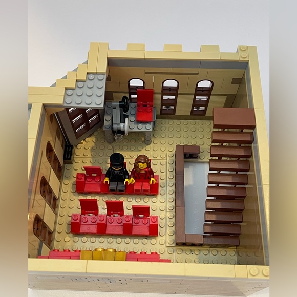 LEGO Creator Palace Cinema (10232) Modular Set with Black Limo *RETIRED* - Picture 12 of 16